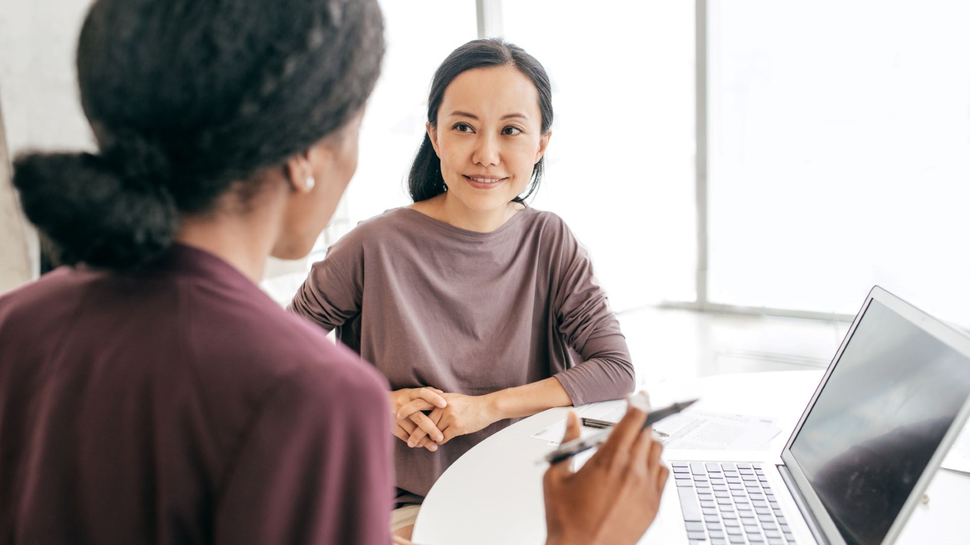 meeting between supervisor and employee